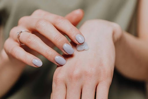 Skin in Tropical Climates: All About Humidity & Hydration